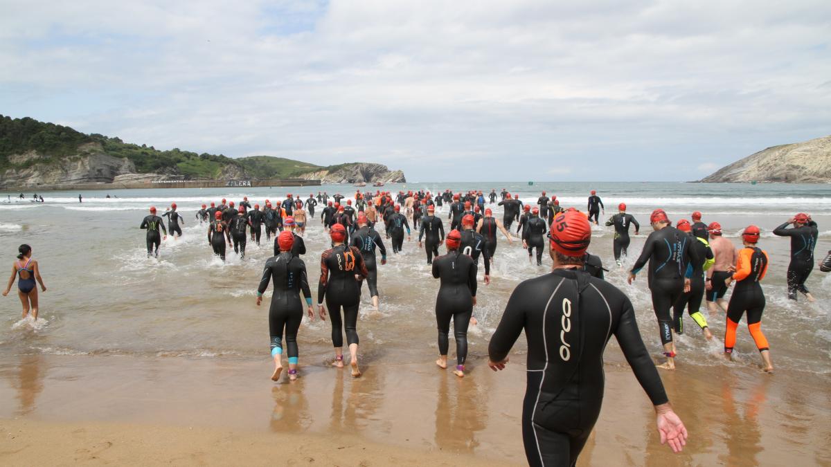 La del ‘Depor’ es una de las pruebas con más solera del circuito de aguas abiertas. Foto: Club Deportivo Bilbao