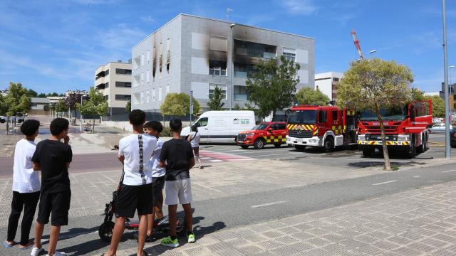 Fotos del incendio de un edificio en la Avenida de Belascoain en Ardoi (Zizur Mayor) Javier Bergasa