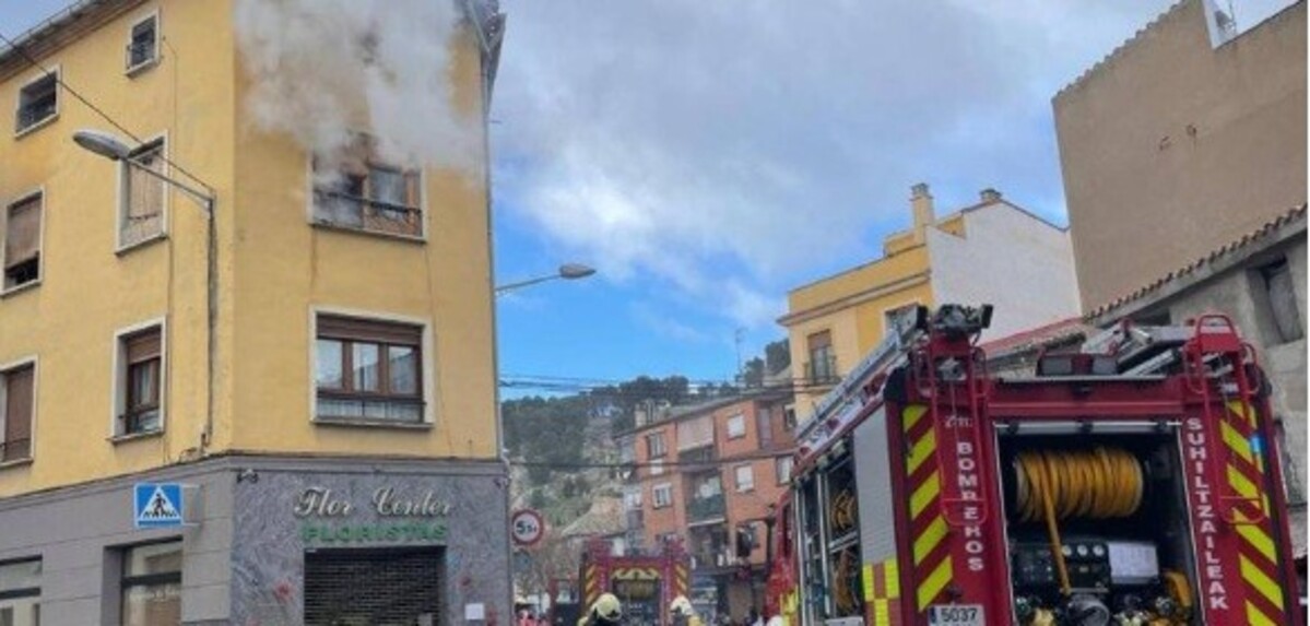 Vivienda incendiada en Lodosa. / MARÍA SAN GIL