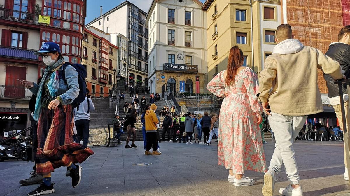 El incendio se ha registrado en un restaurante del Caco Viejo de Bilbao DEIA