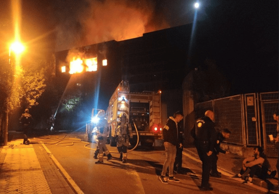 Incendio en el instituto meteorológico de San Sebastián. BOMBEROS DONOSTIA X