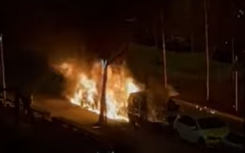 Incendio en dos vehículos en Durango. VIDEO DE DURANGALDEKO TELEBISTA Incendio en dos vehículos en Durango. VIDEO DE DURANGALDEKO TELEBISTA