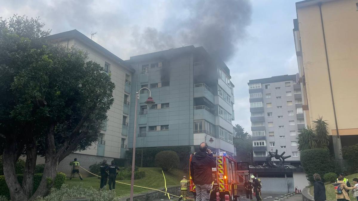 El incendio originado en Zarautz. Ruben Plaza