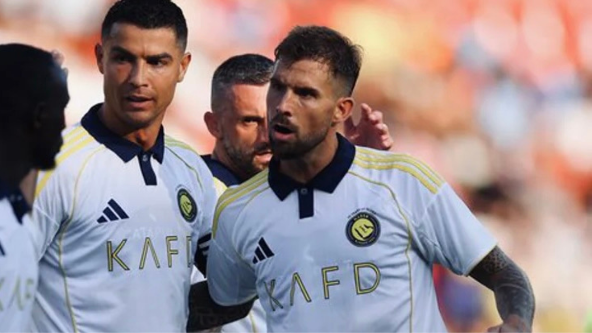 Iñigo Martínez junto a Cristiano Ronaldo en imagen en un partido con el Al-Nassr. Foto: Al-Nassr