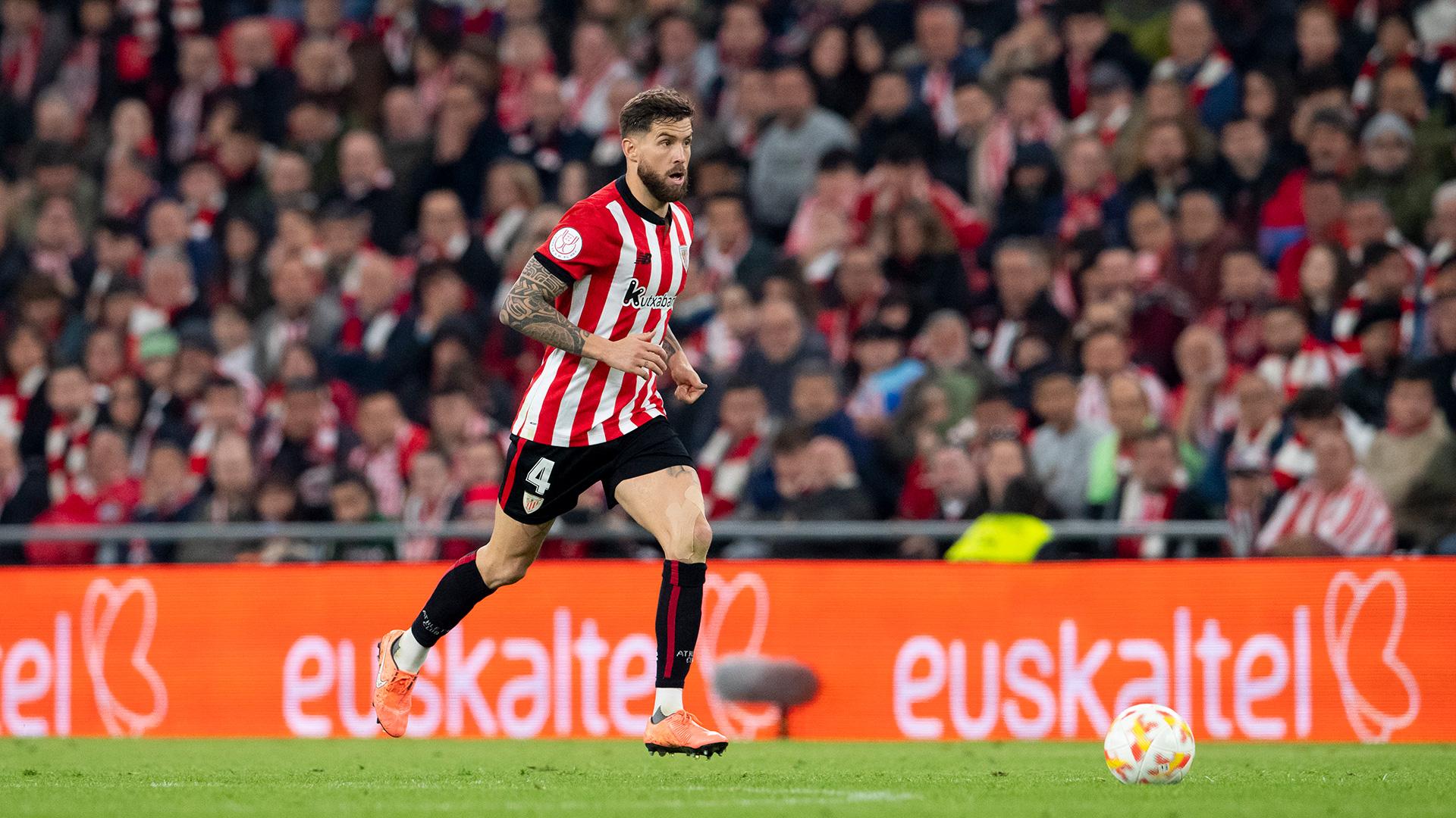 Iñigo Martínez durante un partido de Copa con el Athletic / Athletic Club