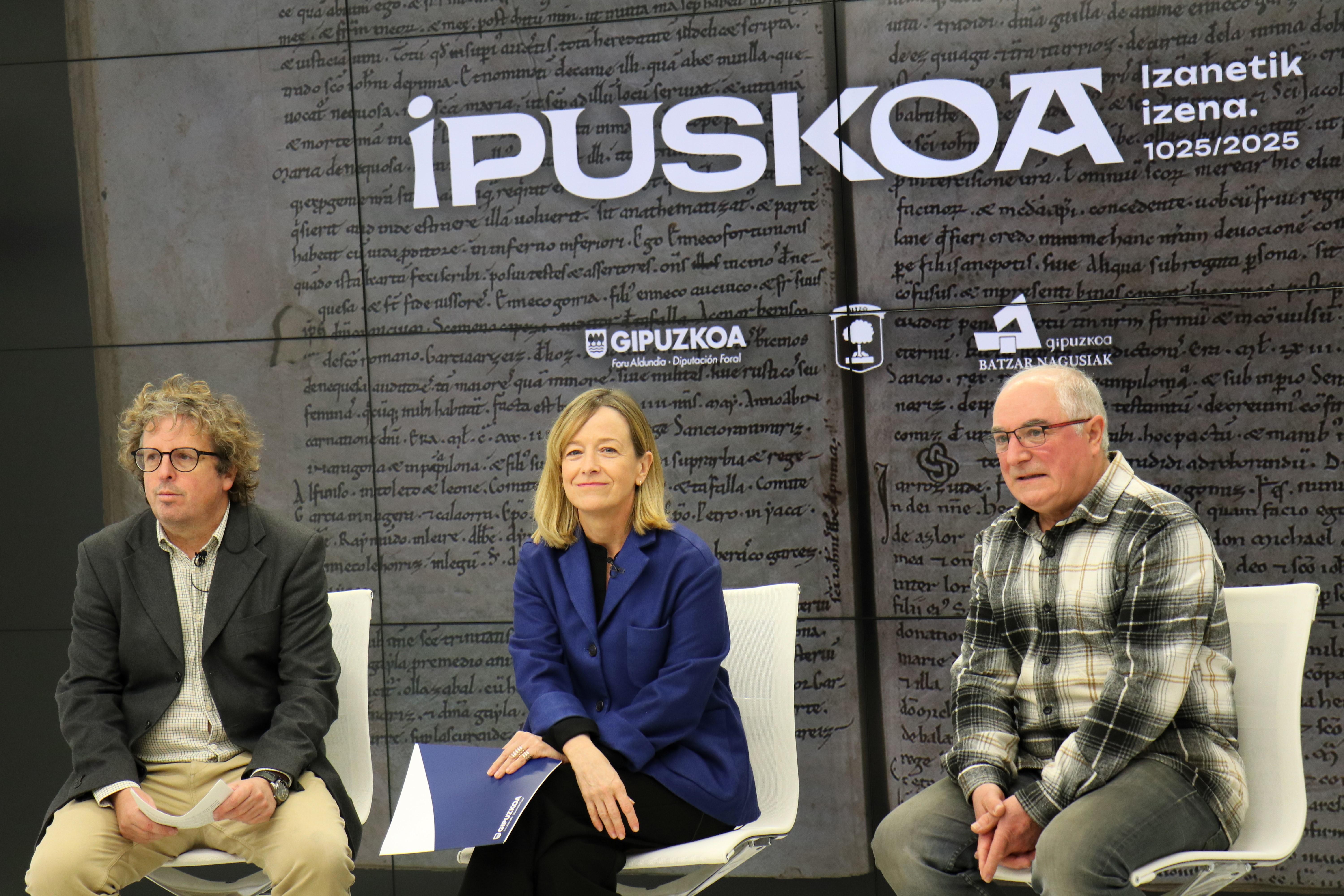 Xabier Ezeizabarrena, Eider Mendoza y Xabier Olano en la presentación de esta mañana / DFG