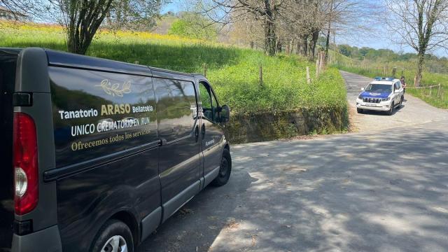 Acceso a la zona donde se habría producido el crimen en el barrio Olaberria de Irun
