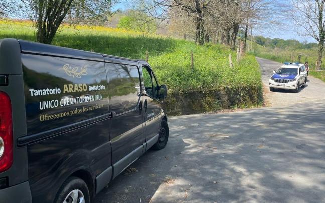 Acceso a la zona donde se habría producido el crimen en el barrio Olaberria de Irun