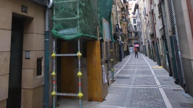 Imagen del andamio en la calle Lindachiquia de Pamplona. Javier Bergasa Imagen del andamio en la calle Lindachiquia de Pamplona. Javier Bergasa