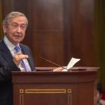 El catedrático emérito Jaime Nubiola durante el homenaje recibido en la Universidad de Navarra, tras 45 años de trabajo. UNIVERSIDAD DE NAVARRA