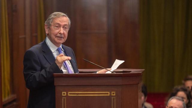 El catedrático emérito Jaime Nubiola durante el homenaje recibido en la Universidad de Navarra, tras 45 años de trabajo. UNIVERSIDAD DE NAVARRA