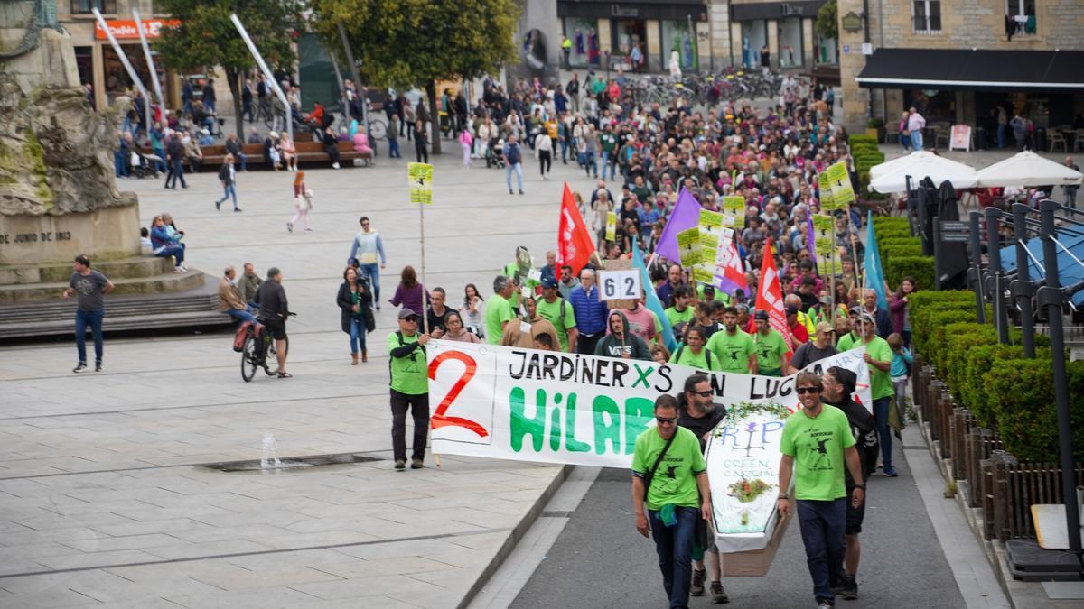 : Los jardineros de Enviser se manifiestan por Vitoria tras dos meses de huelga DNA