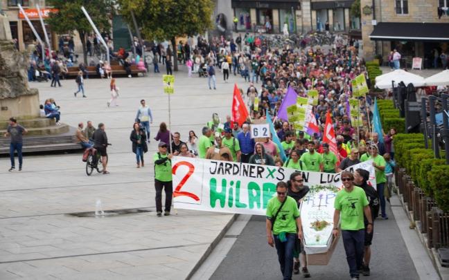 : Los jardineros de Enviser se manifiestan por Vitoria tras dos meses de huelga DNA