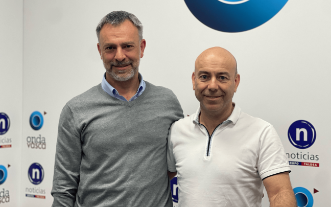 Javier Gil, director de Fekoor en Bizkaia con Kike Alonso en los estudios de ONDA VASCA