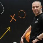 Javi Salgado forma parte del staff técnico del Bilbao Basket. JOSÉ MARI MARTÍNEZ