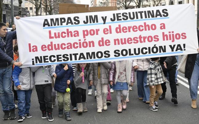 Imagen de la manifestación de familias del colegio Jesús María y Jesuitinas del 29 de marzo. Oskar González Imagen de la manifestación de familias del colegio Jesús María y Jesuitinas del 29 de marzo. Oskar González