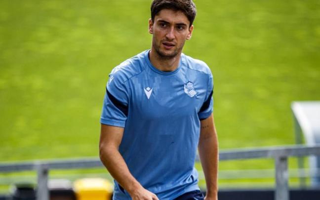 Jon Gorrotxategi ya entrena con normalidad. REAL SOCIEDAD