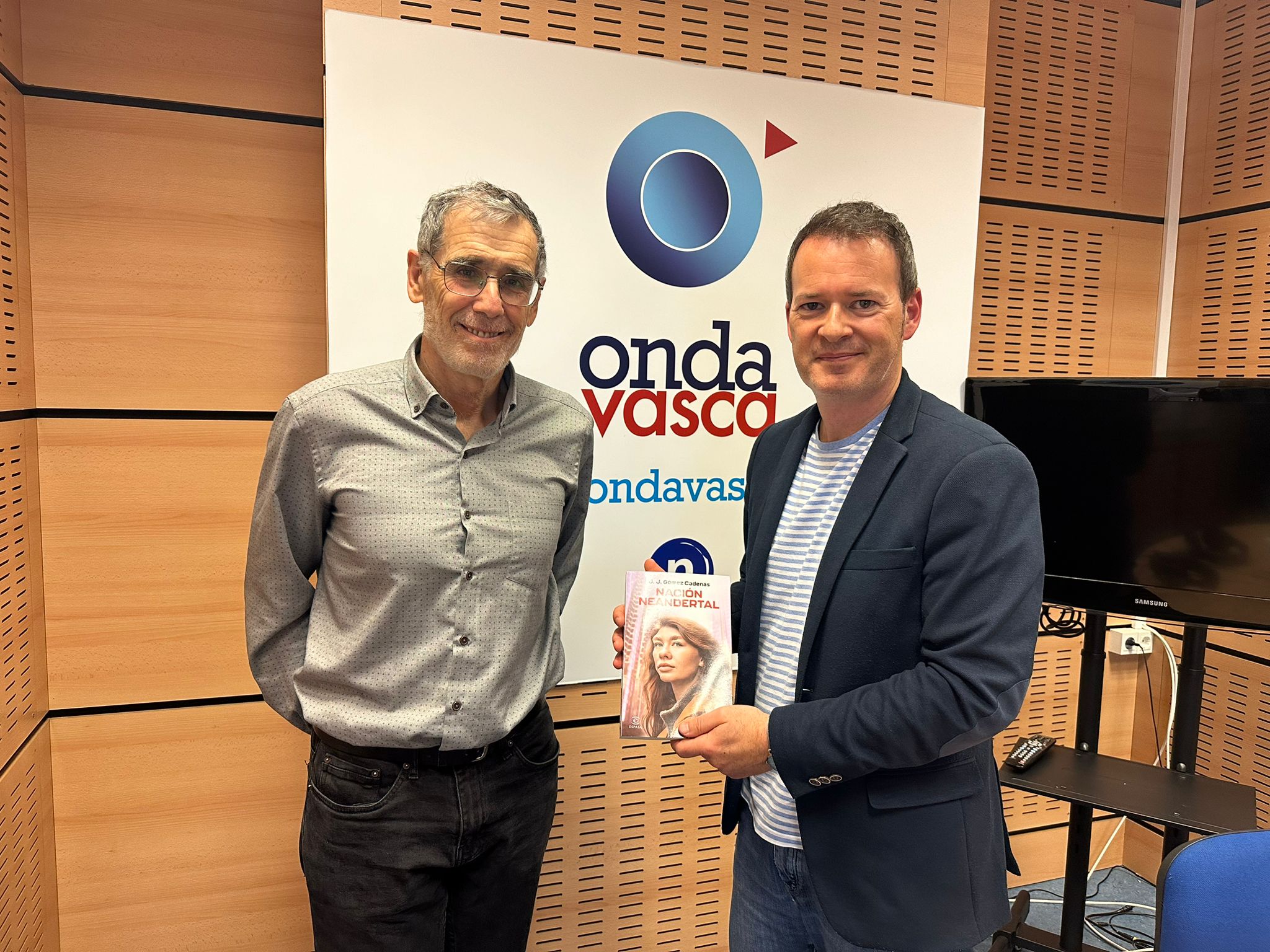 Juan José Gómez Cadenas en los estudios de ONDA VASCA