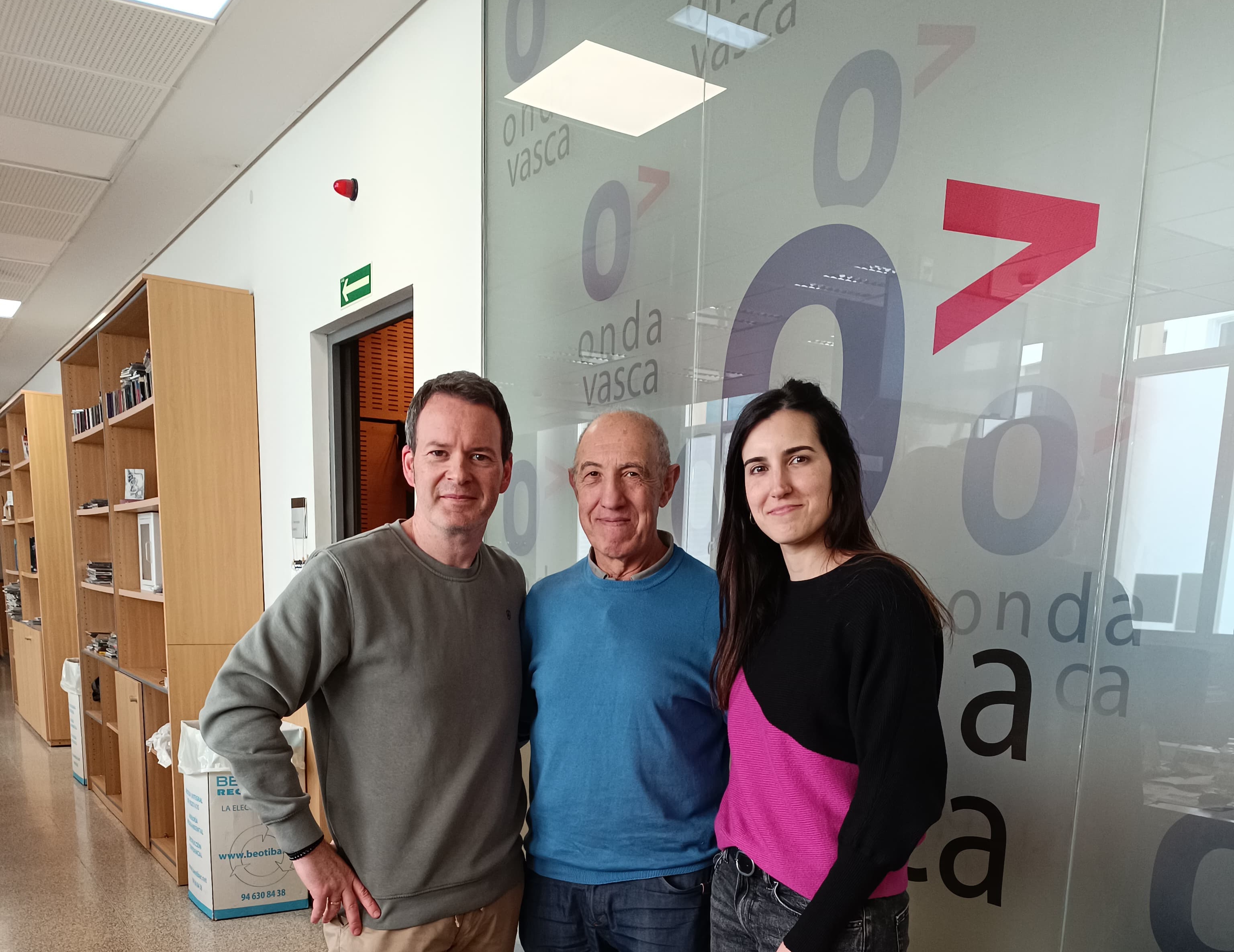 Juanjo San Sebastián con Txema Gutiérrez e Iranzu Calvo