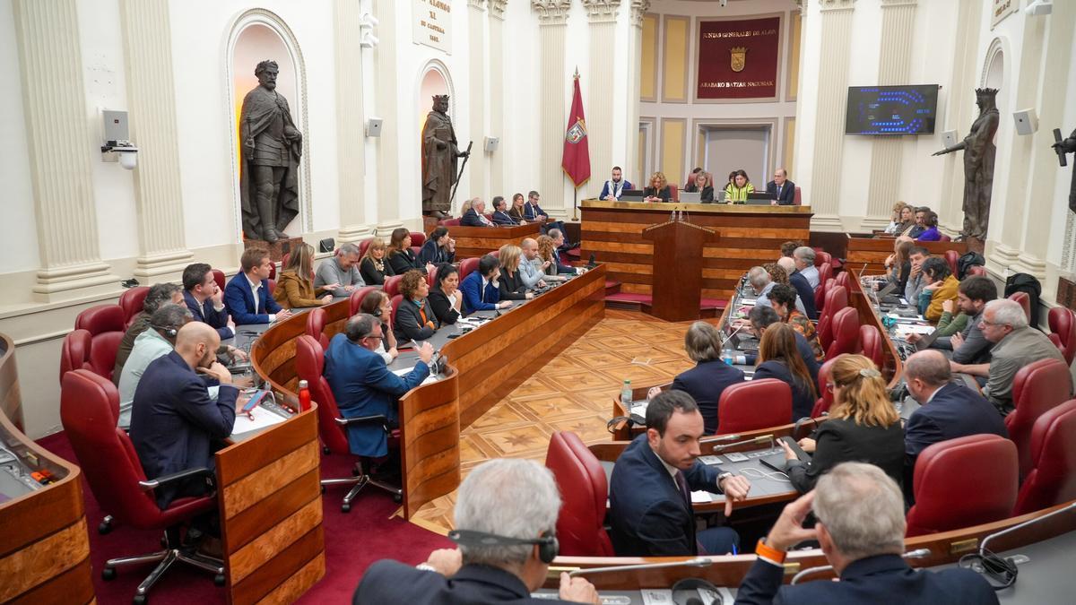 Pleno de las Juntas Generales de Álava. Jorge Muñoz