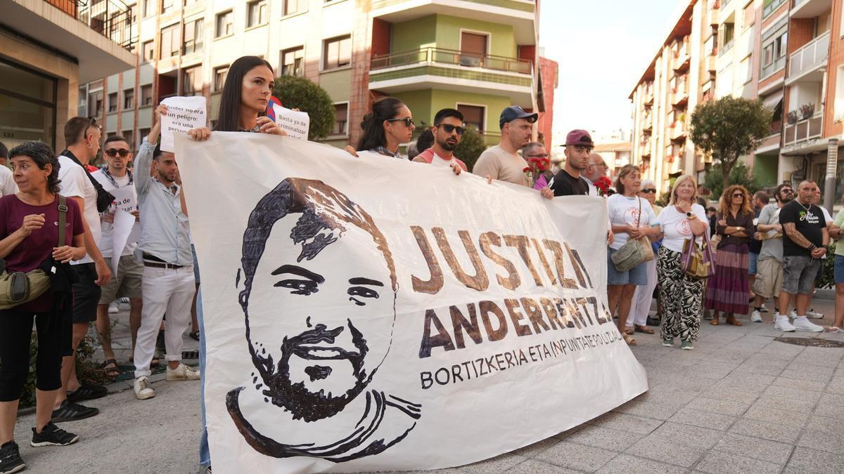 Momento de la manifestación en recuerdo a Ander. Markel Fernández