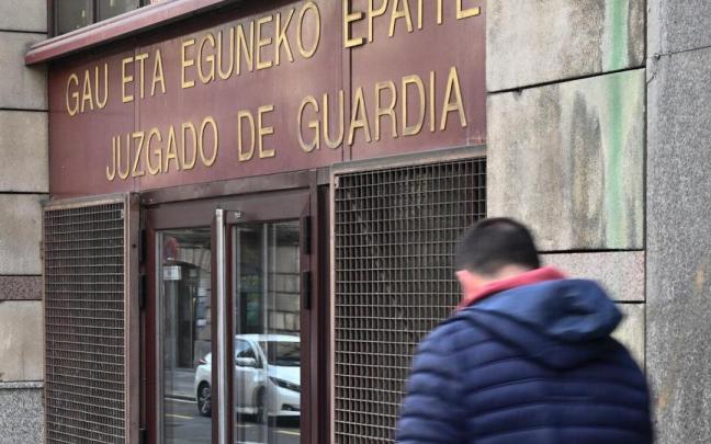Cada día uno de los diez juzgados de Instrucción de Bilbao está de guardia. OSKAR GONZALEZ