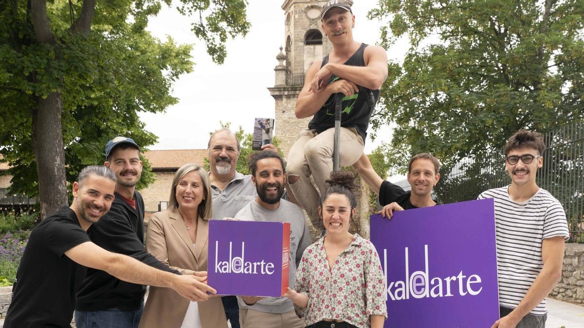 Encuentro con compañías participantes en KaldeArte Alex Larretxi