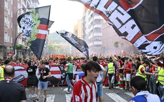 Imagen de archivo de una kalejira hacia San Mamés