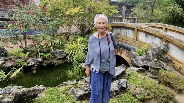 Kandy. La abuelita mochilera