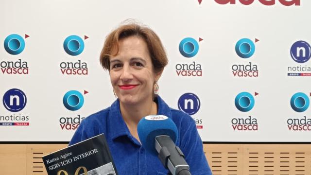 La autora Katixa Agirre nos presenta "Servicio interior"