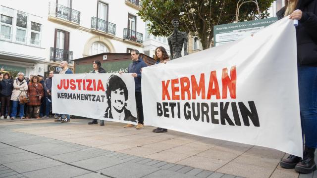 Concentración en Vitoria para pedir justicia por la muerte de Kerman en la sala Mítika. Jorge Muñoz