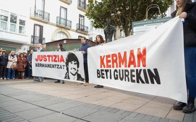 Concentración en Vitoria para pedir justicia por la muerte de Kerman en la sala Mítika. Jorge Muñoz