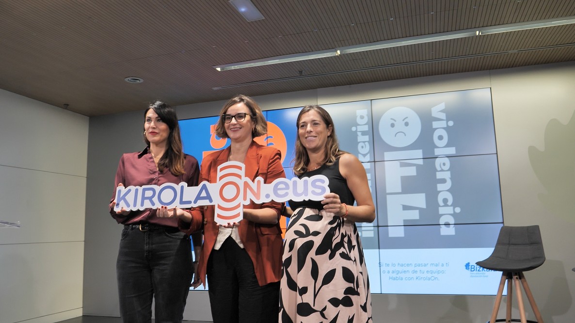 Leixuri Arrizabalaga, Elixabete Etxanobe y Rocio Ybarra