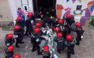 Momento en el que la Ertzaintza ha desalojado el espacio Korda. 