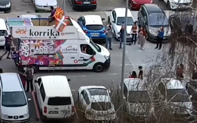 Un momento de la grabación que se ha viralizado en redes Un momento de la grabación que se ha viralizado en redes