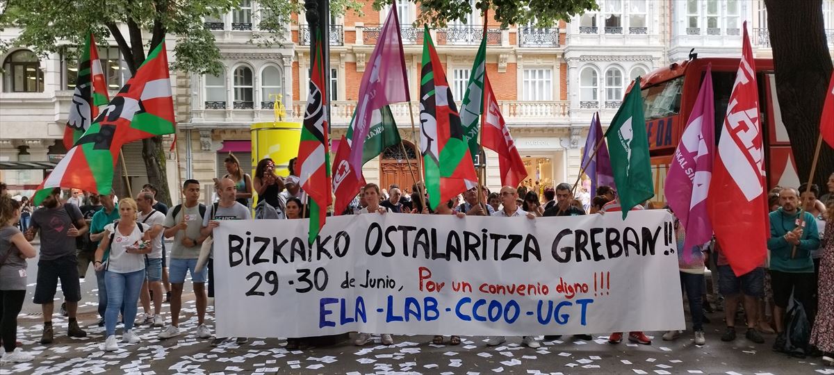 Imagen de archivo de una manifestación de los empleados de la hostelería de Bizkaia | Sindicato LAB.