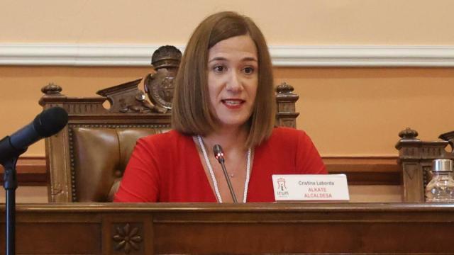 La alcaldesa de Irun, Cristina Laborda, durante un pleno / Noticias de Gipuzkoa - Iker Azurmendi
