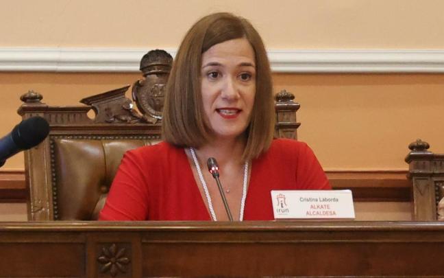 La alcaldesa de Irun, Cristina Laborda, durante un pleno / Noticias de Gipuzkoa - Iker Azurmendi