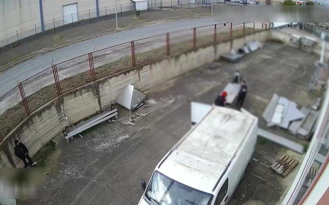 Los presuntos ladrones de Barakaldo pillados in fraganti robando en una empresa de La Rioja | G.C.