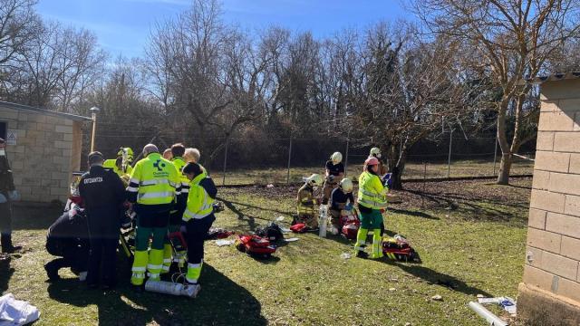 Dotación de servicios médicos en la pirotecnia FML de Bergüenda Bomberos Álava