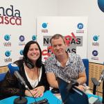 Laura Morán con Txema Gutiérrez en los estudios de ONDA VASCA