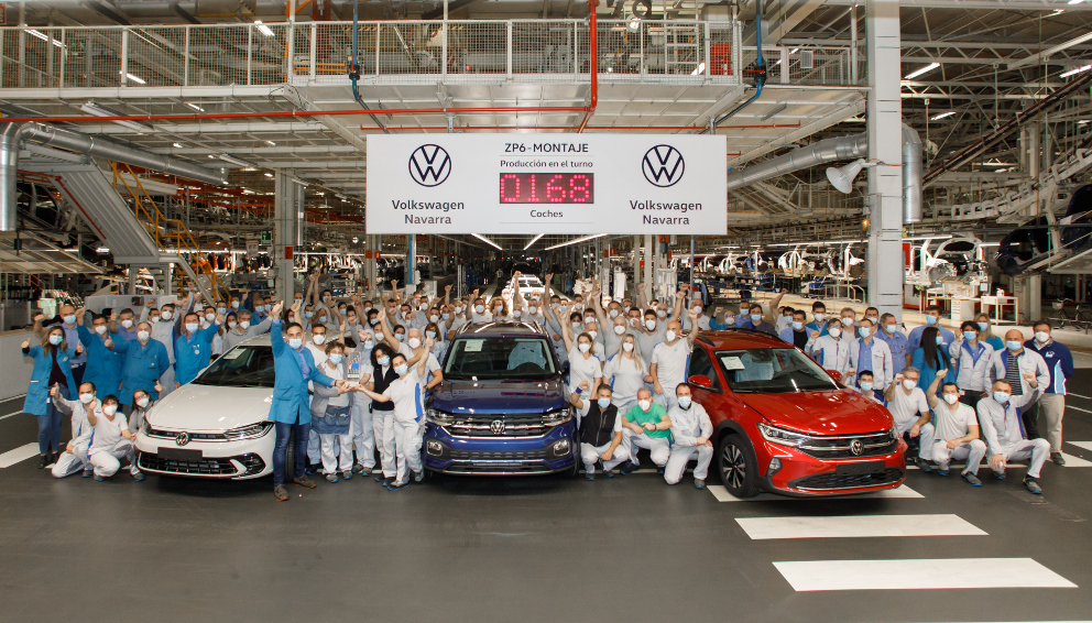 Empleados de Volkswagen Navarra celebran la consecución del Automotive Lean Production Award. Foto: VW Navarra
