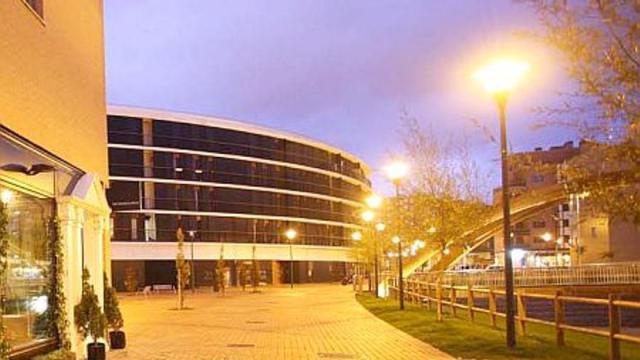 Farolas en el barrio de Zabalgana. Foto: Diario de Noticias de Álava