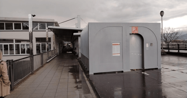 Aparcabicis disuario en la estación de metro de Leioa. CTB