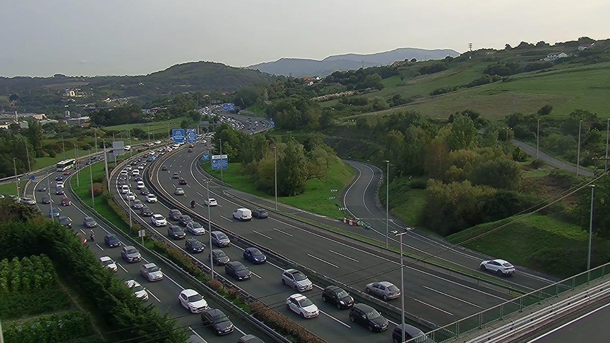 Retenciones en La Avanzada sentido Getxo. | TRAFIKOA