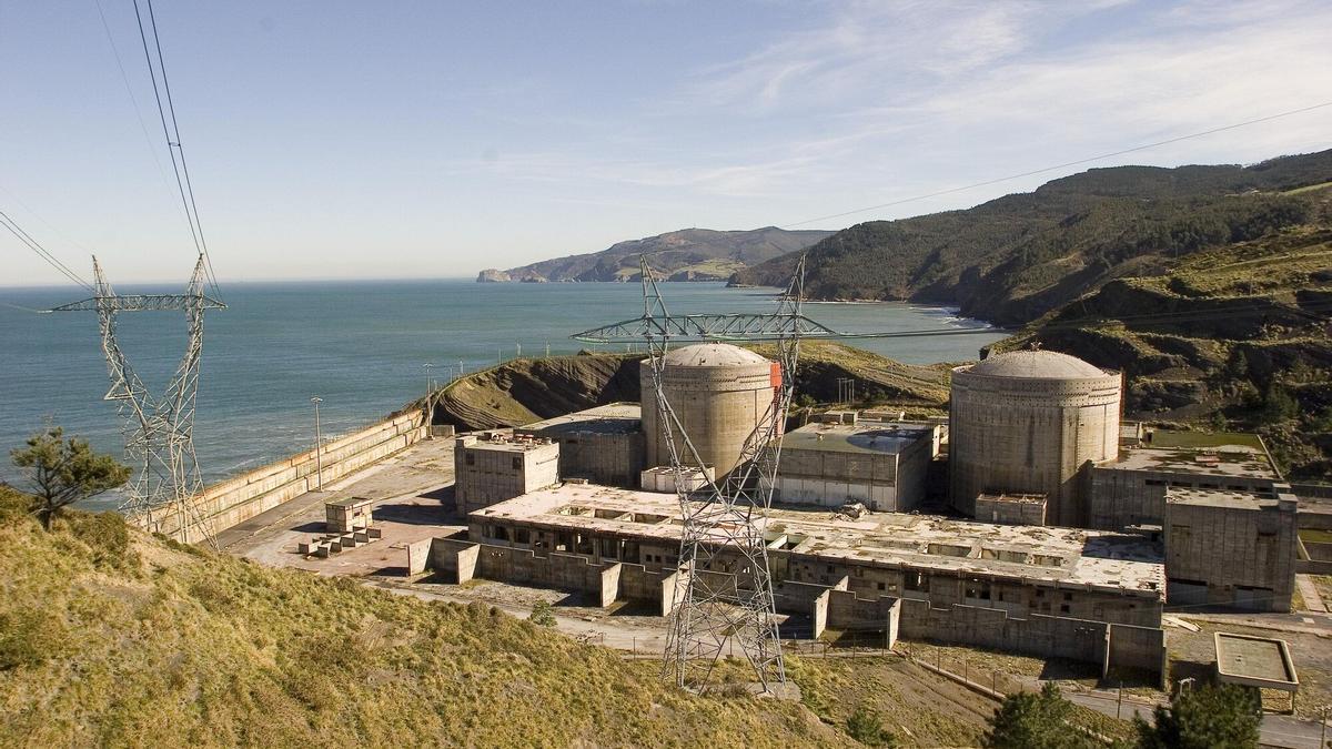 El cuerpo fue hallado en las proximidades de las instalaciones en desuso de la central nuclear | Pablo Viñas, Deia