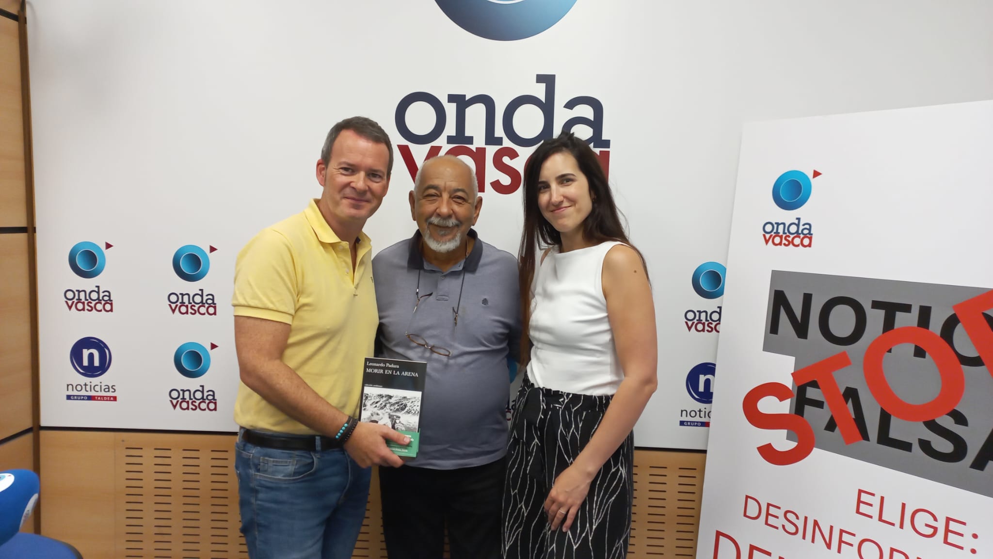 Leonardo Padura nos presenta "Morir en la arena"