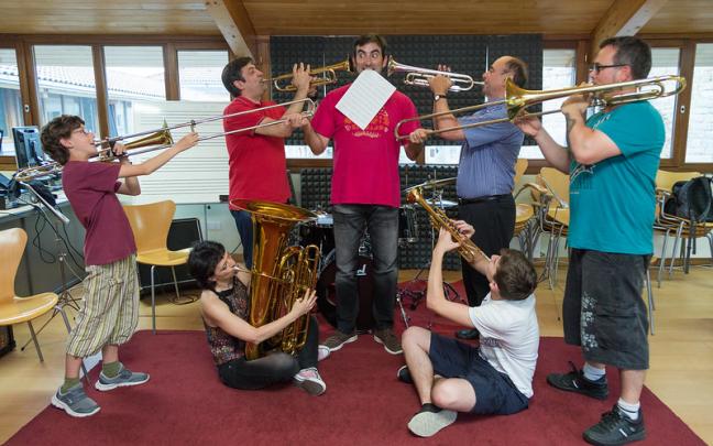 Miembros de la Escuela de Música Luis Aramburu. Foto: Escuela Municipal de Música