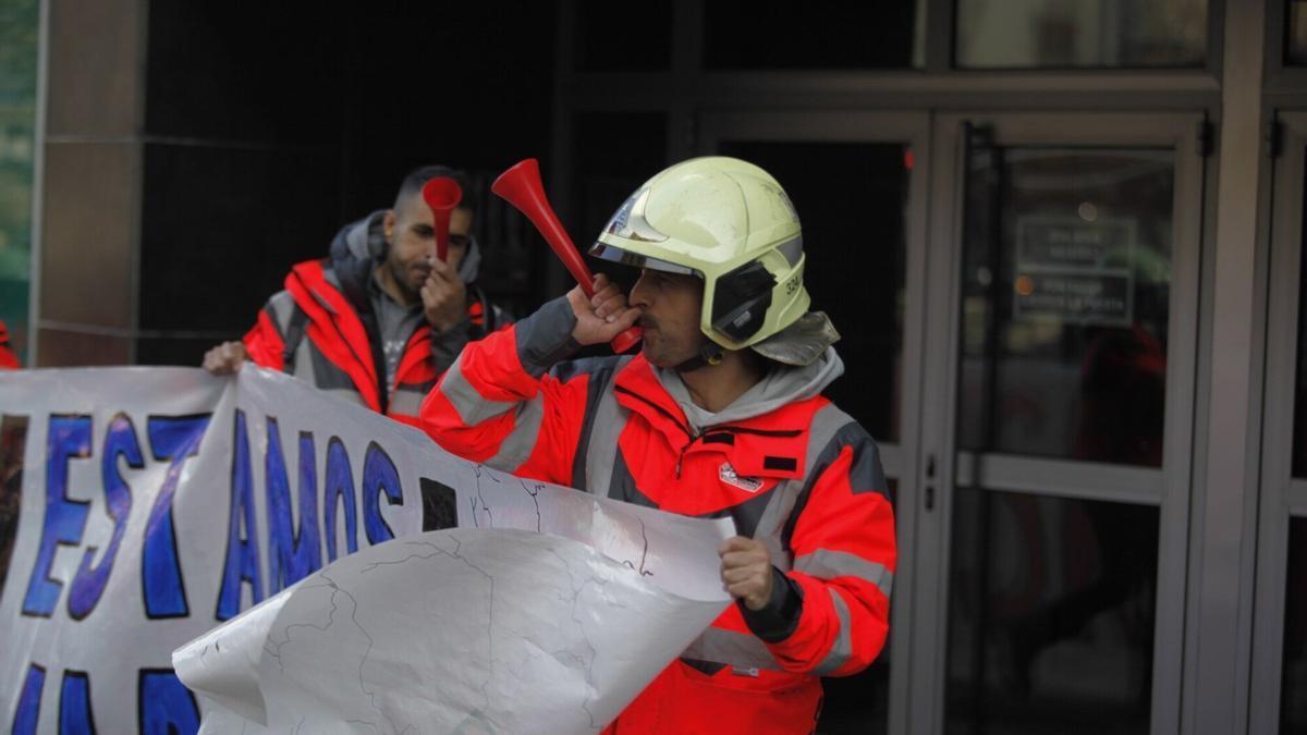 Manifestación del colectivo de bomberos de Vitoria Pilar Barco