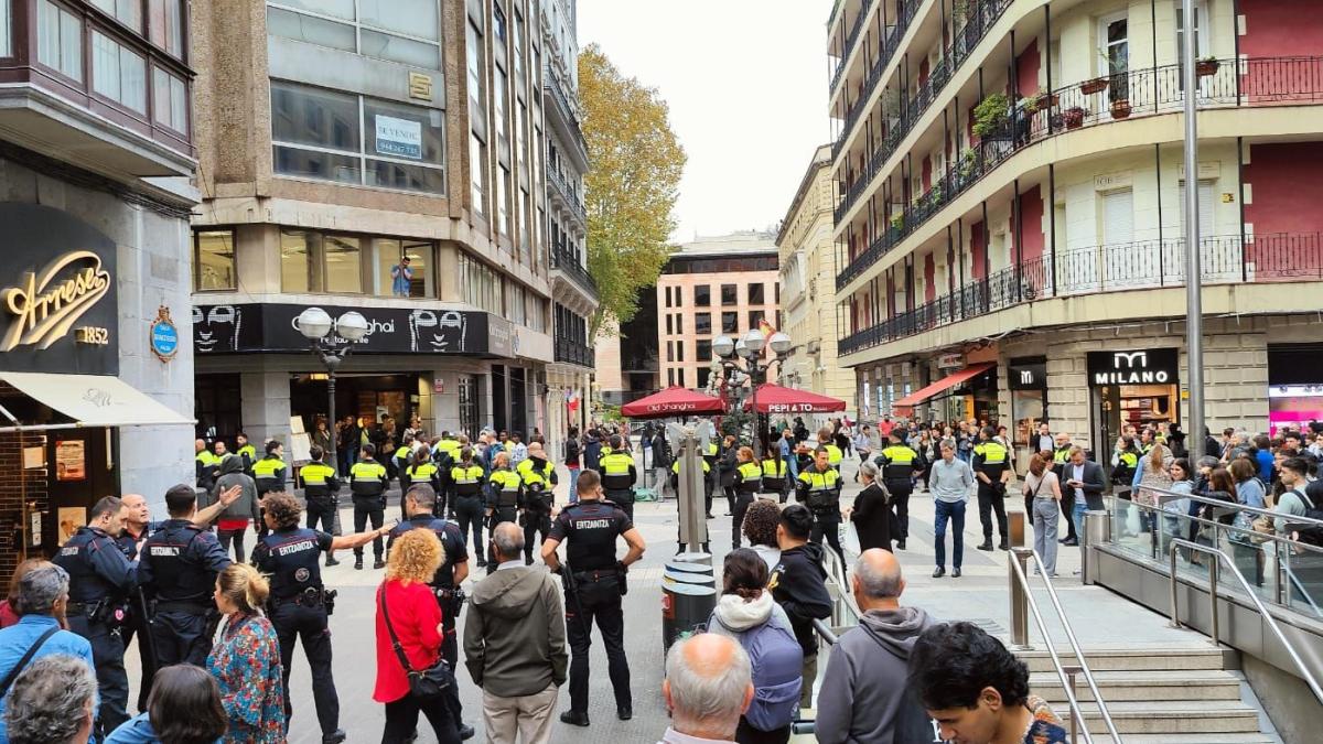 Gran despliegue policial en Bilbao por un decomiso a la fuga | Foto: Deia